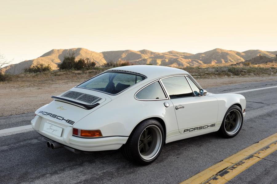  Porsche 911 by Singer 2011 года  (фото 39 из 159)